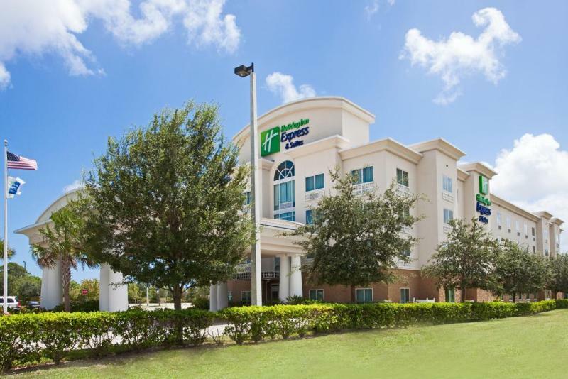 Holiday Inn Express Hotel & Suites Fort Pierce West Exterior photo